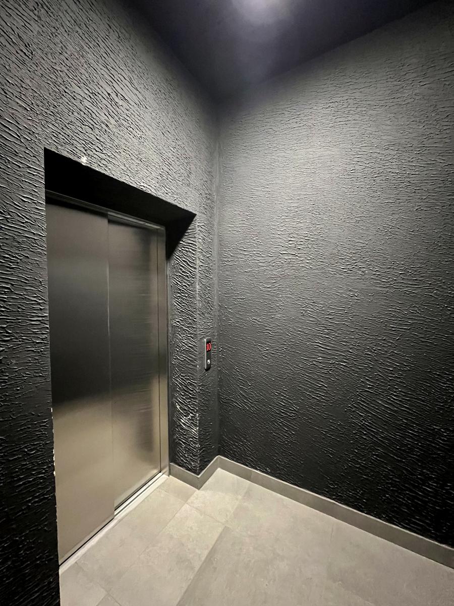 1862005842979651