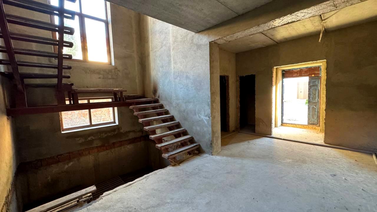 1862006528152966