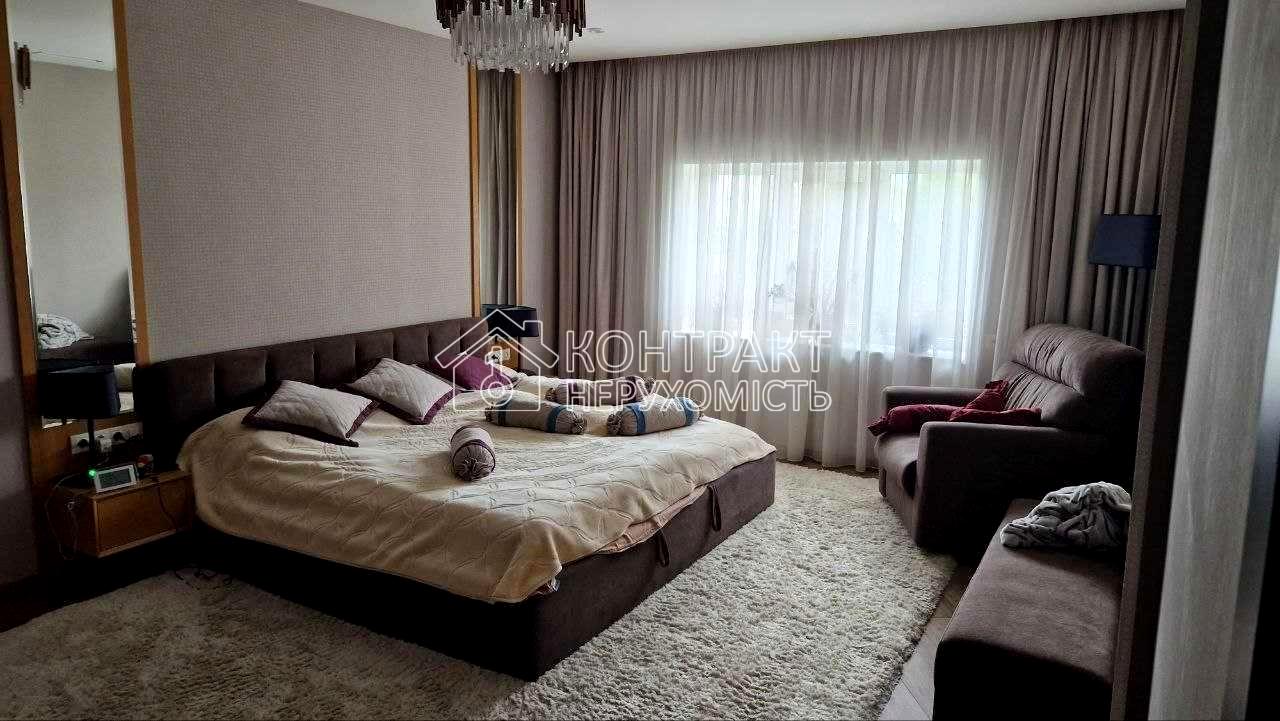 1862008481378967