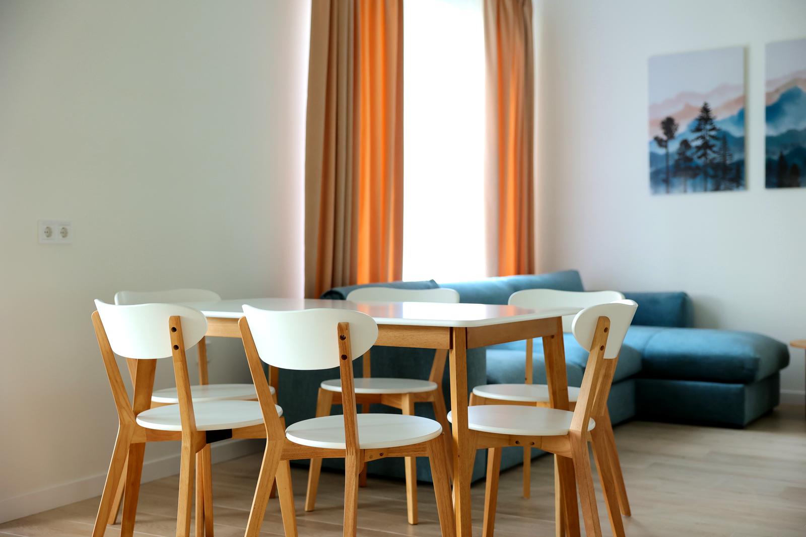 1862078595683773