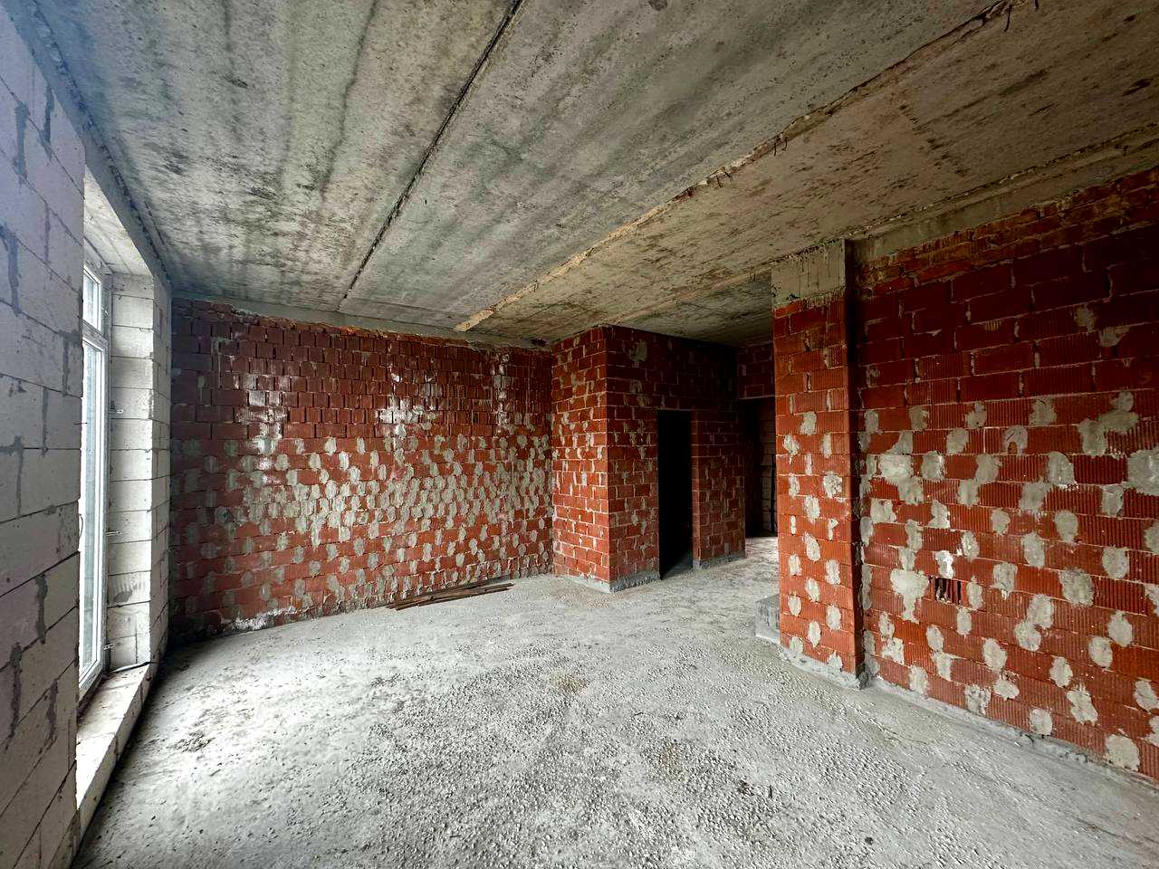 1862108109938546