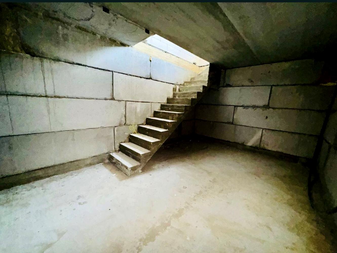 1862351070840189