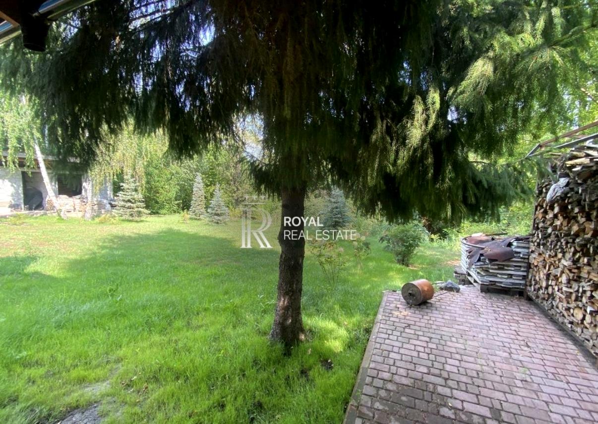 1862381117843687