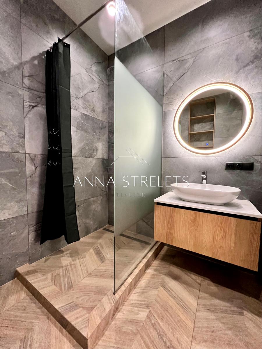 1862427798061828
