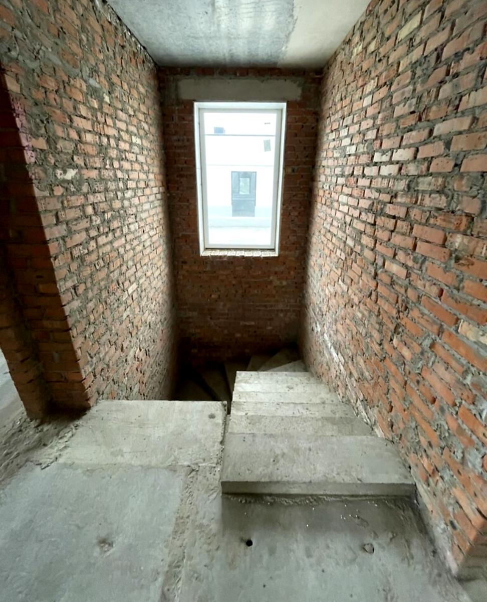 1862435612083062