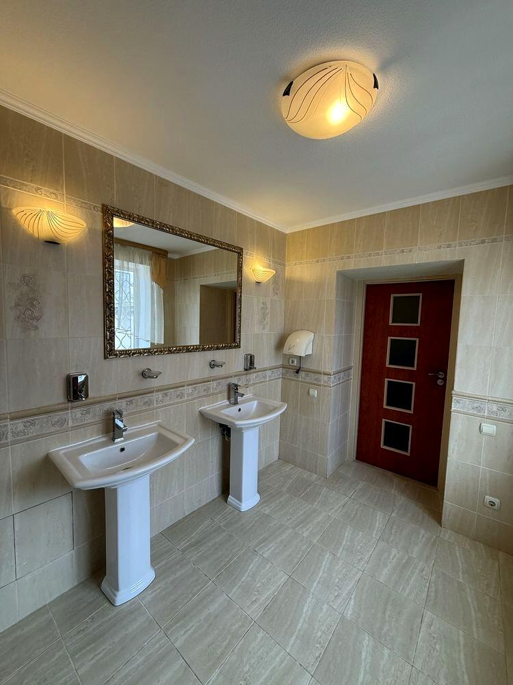 1862605345938438