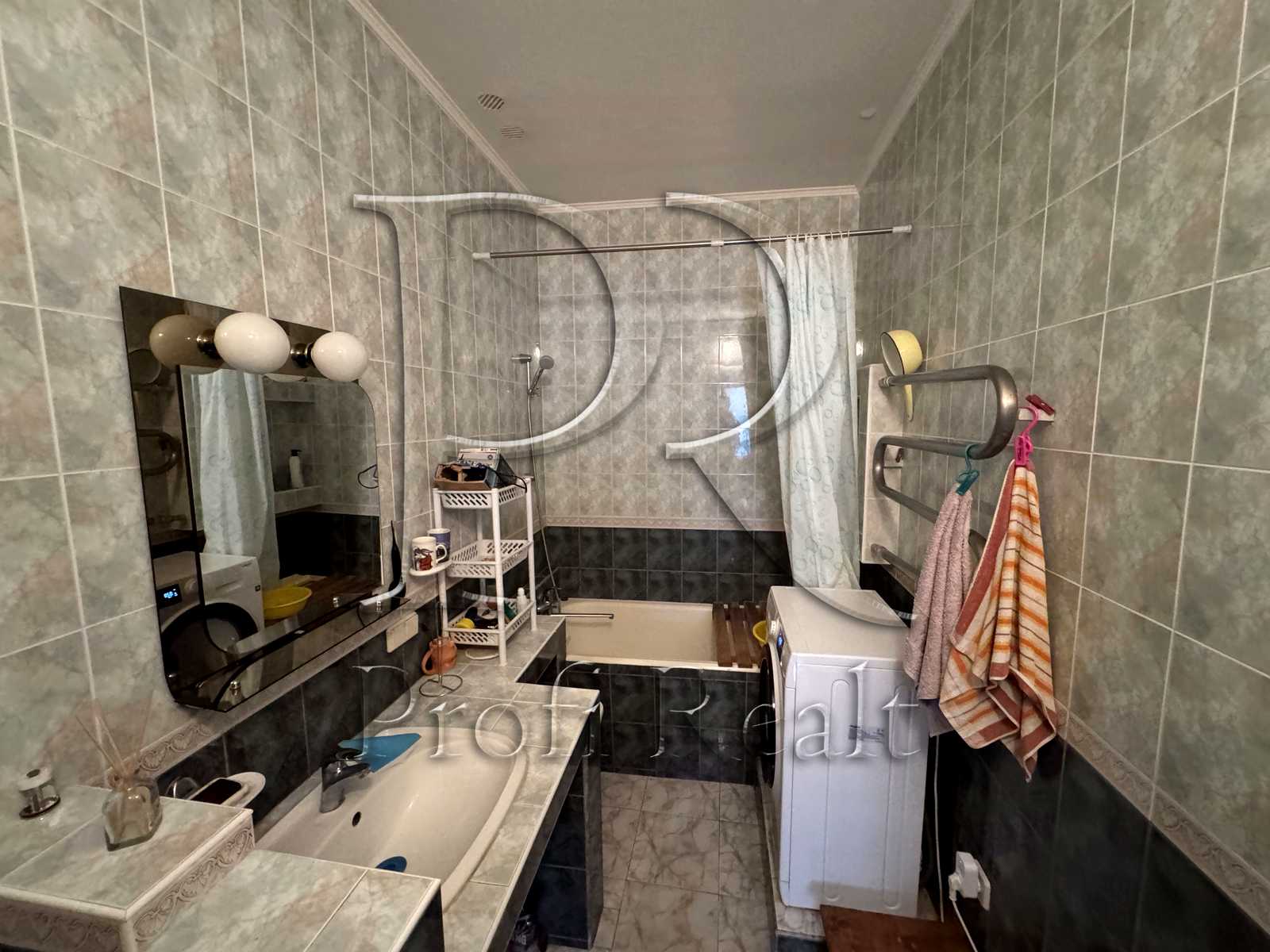 1862617410745627