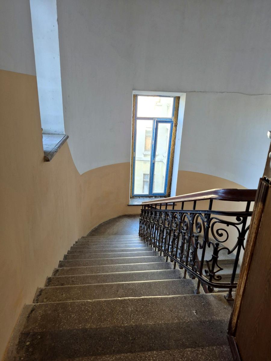 1862709718263944