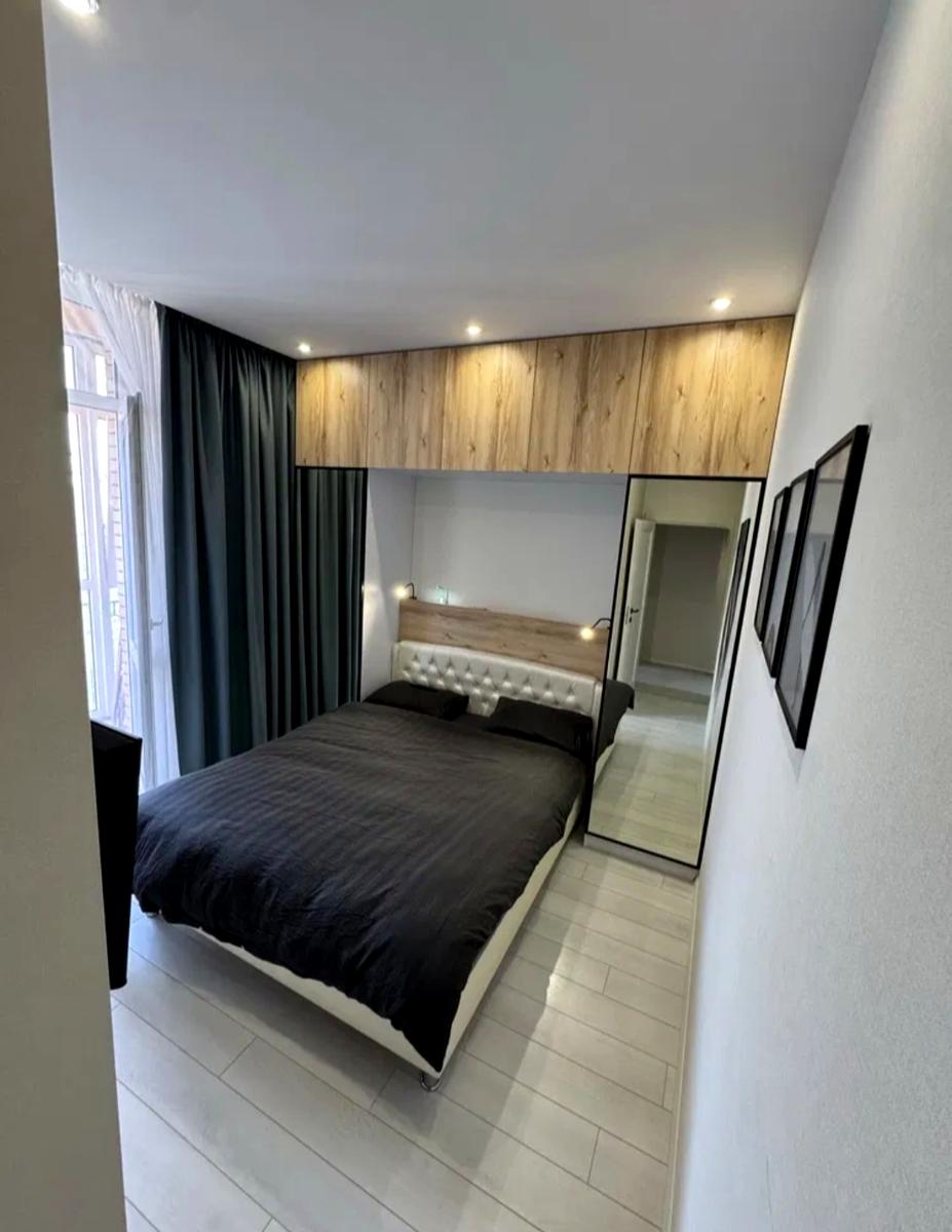1862814219318079