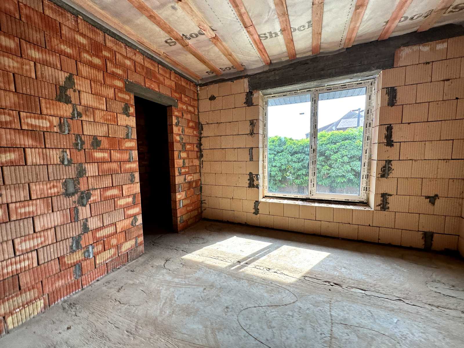 1862841074032842