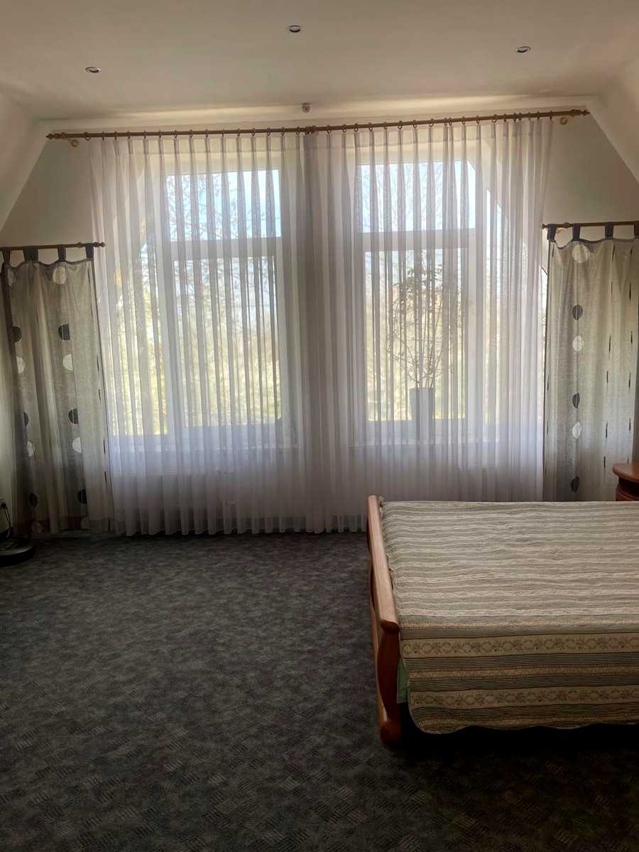 1862883525635773
