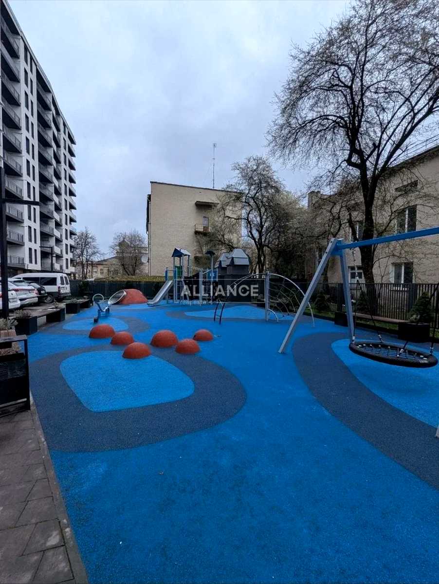 1862971506626881