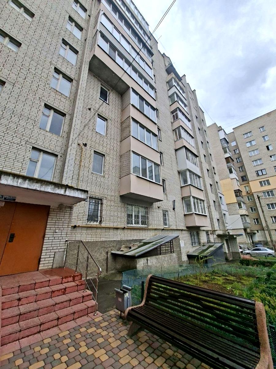 1862982656378835