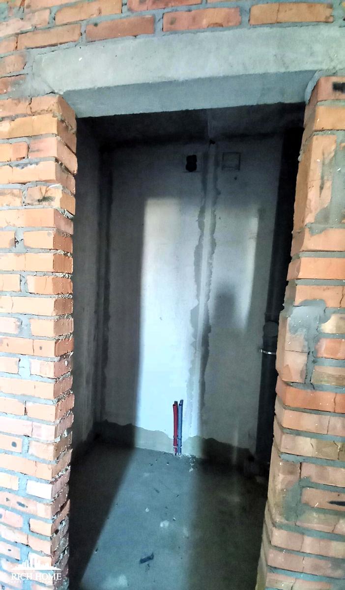 1862984379958742