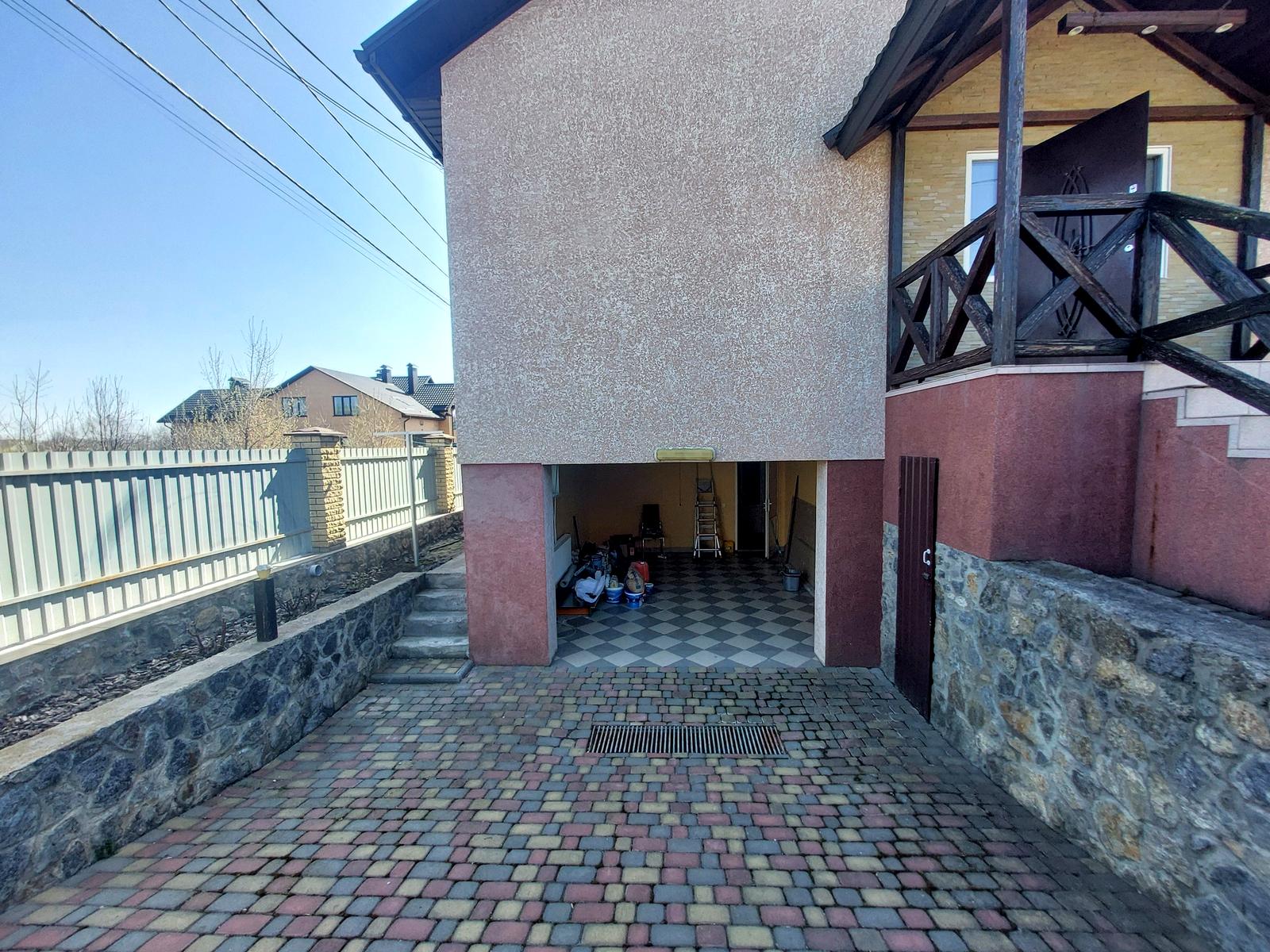 1862984473052349