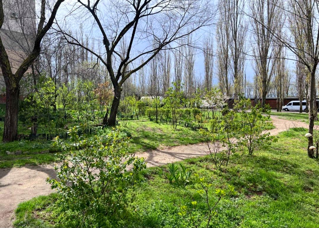 1862993117207608