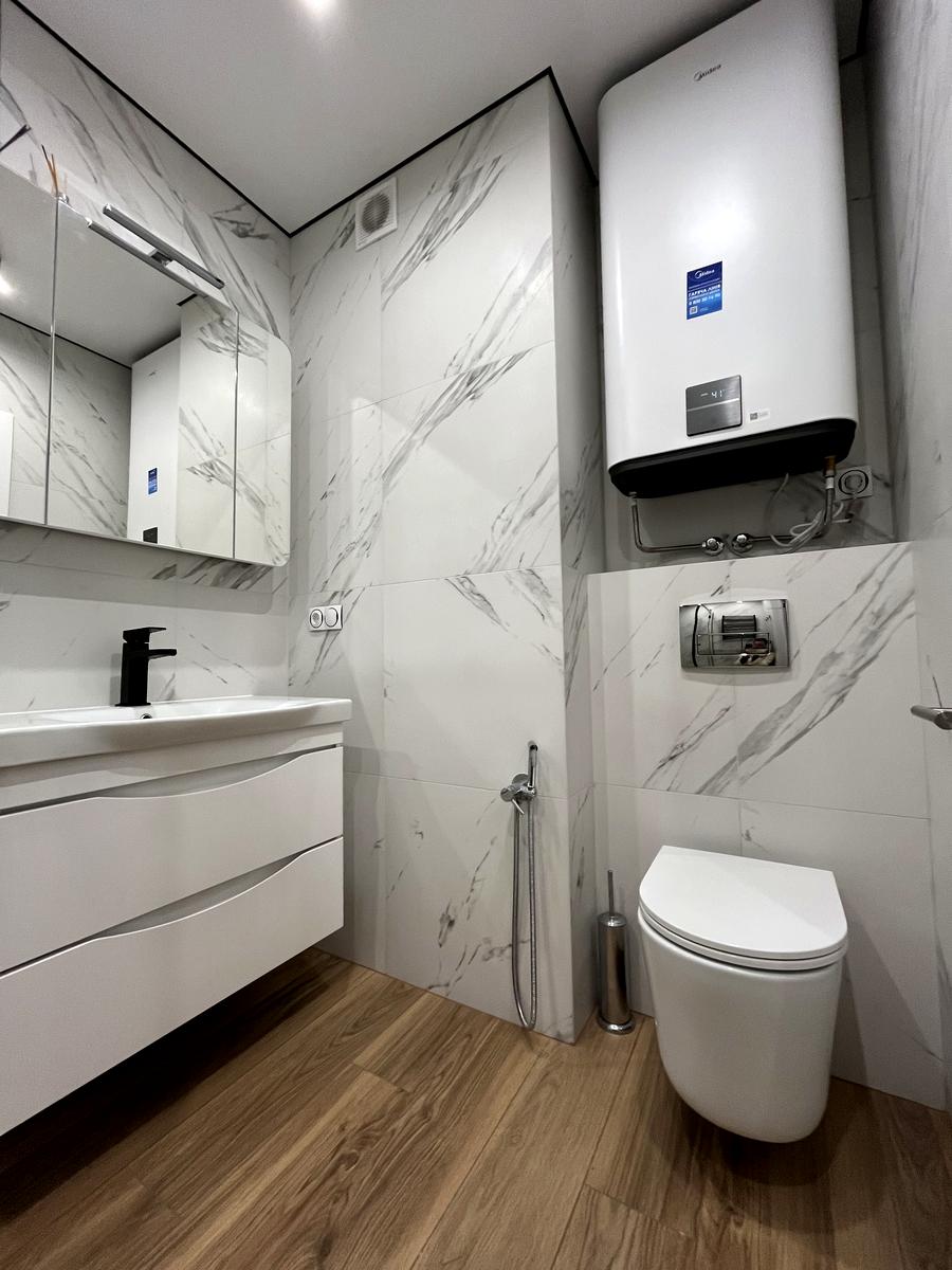 1862994960817296