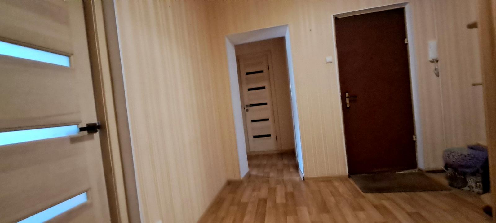 1863005684704892