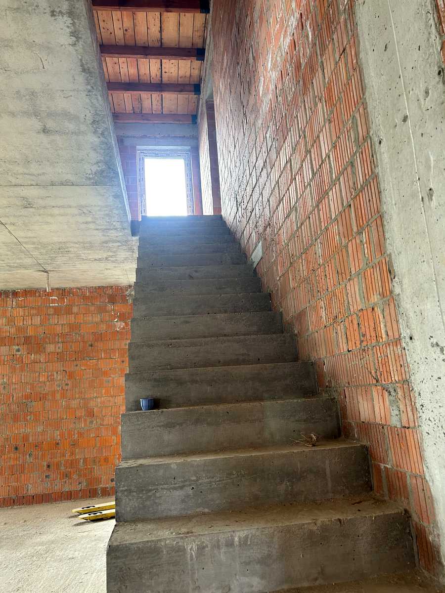 1863018635759508