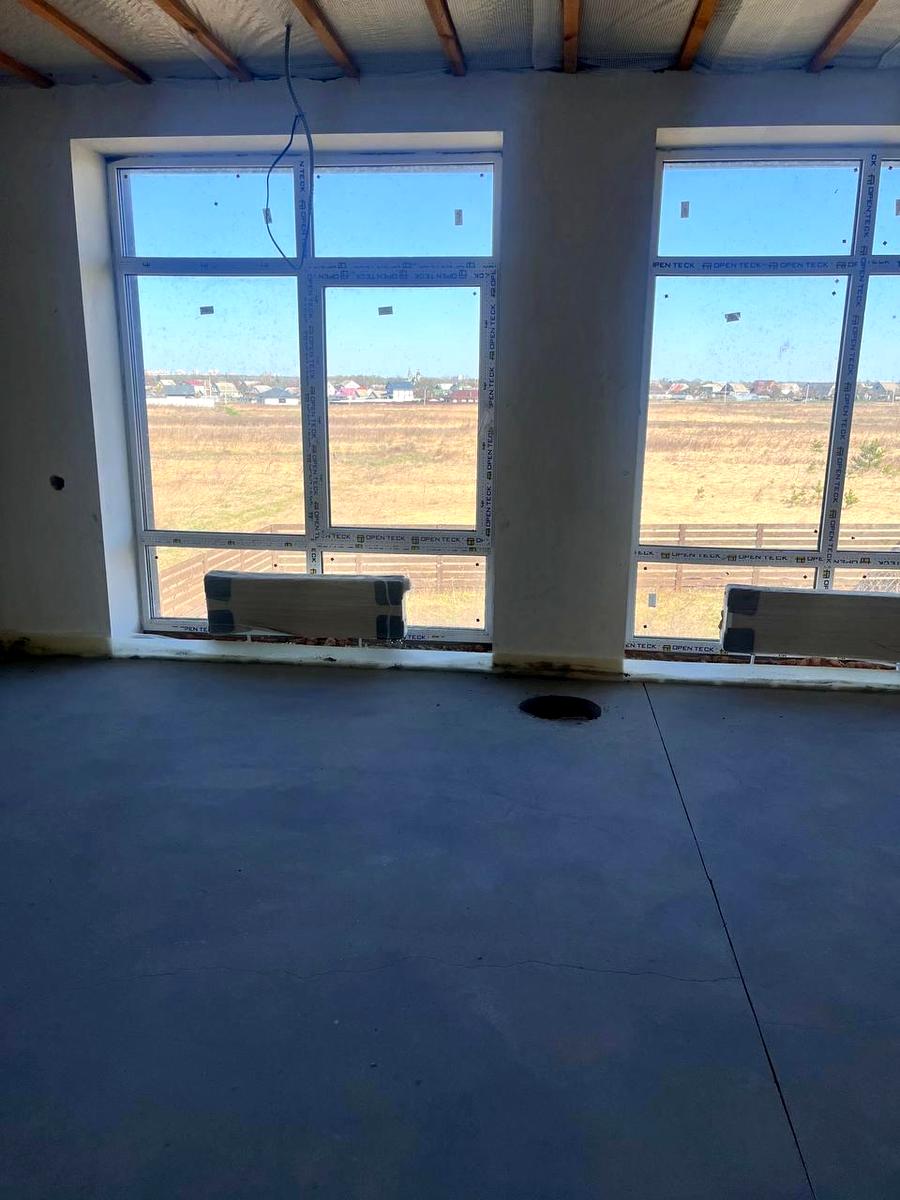 1863069967772653