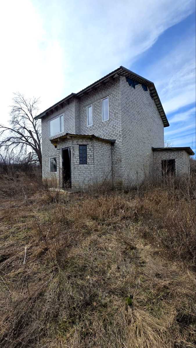 1863072737916216