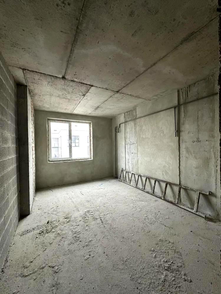 1863075872893323