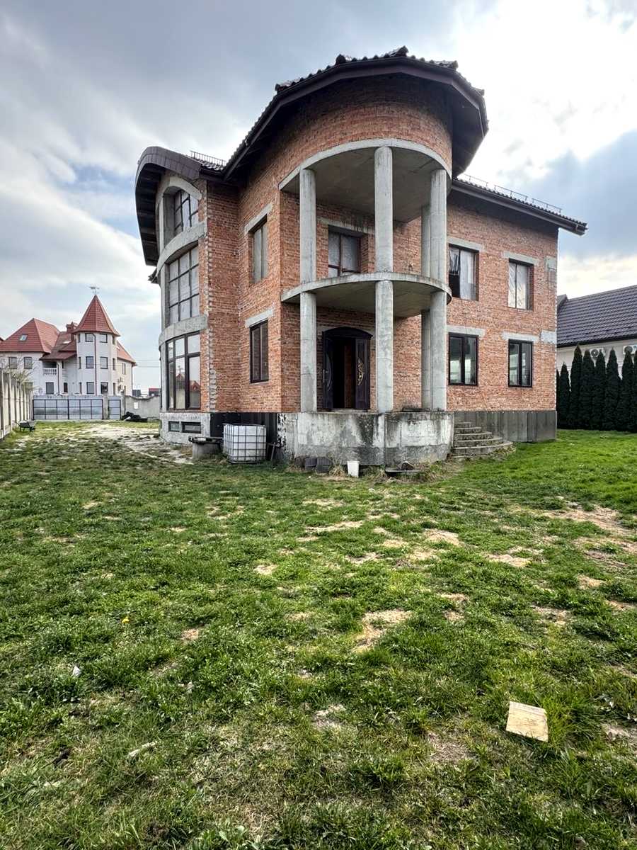 1863078502645645
