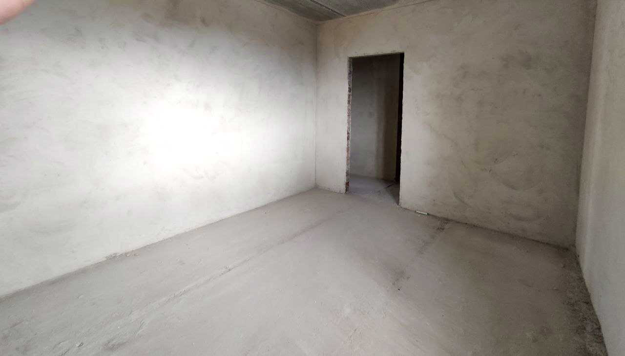 1863079369008356