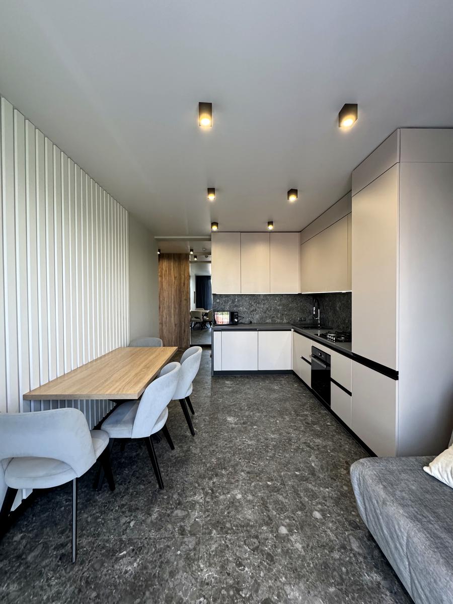 1863086865242770