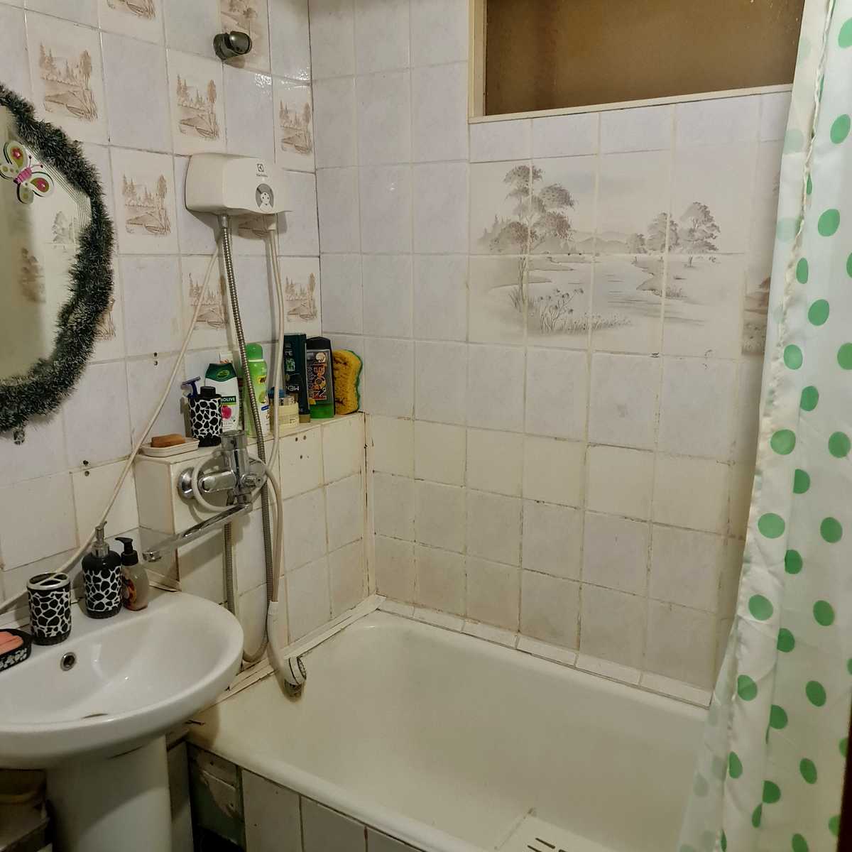 1863087512126107