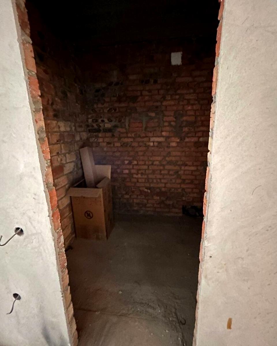 1863095037754238