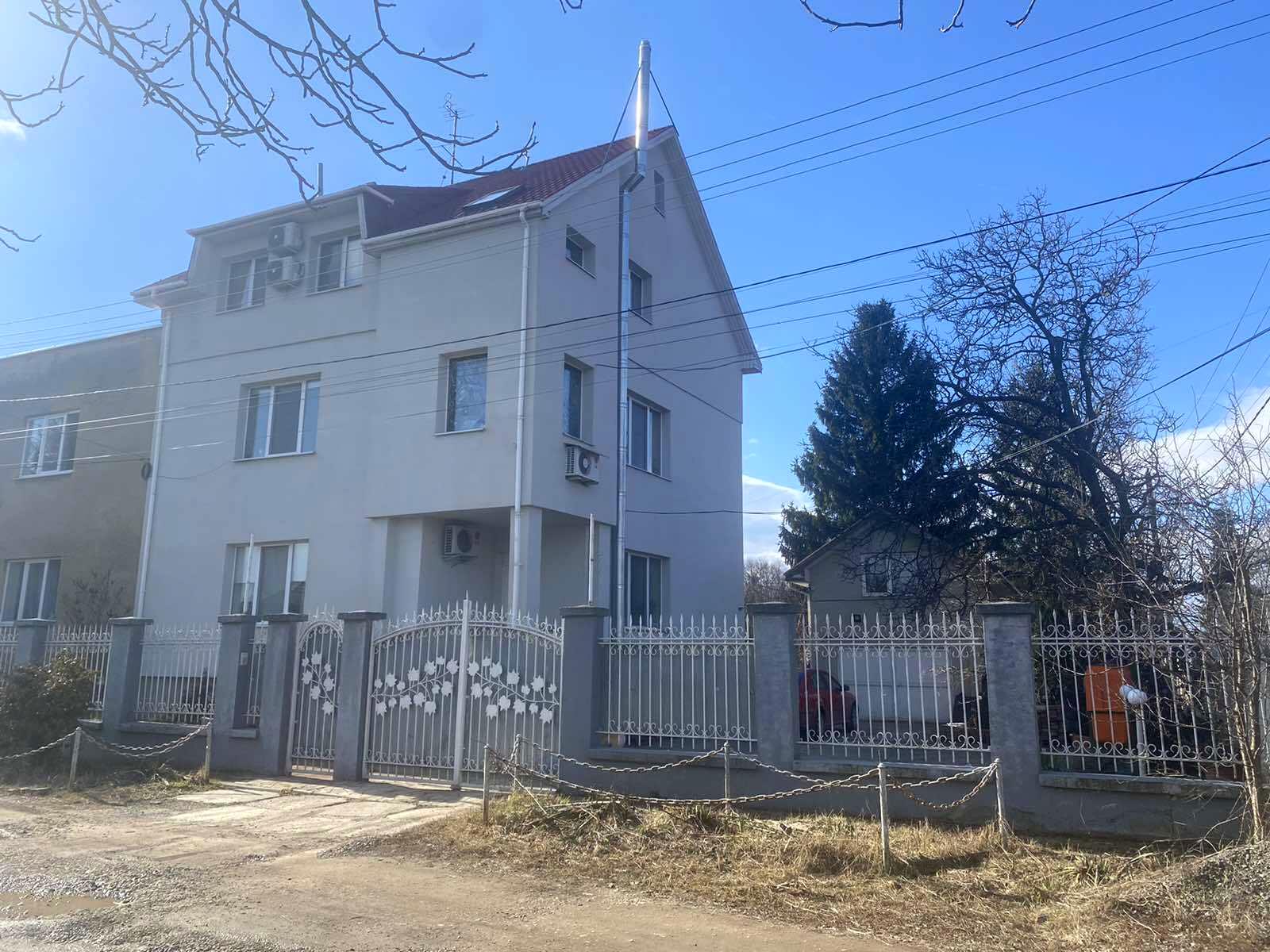 Дом по адресу ул. Капітульна (площадь 295 м²) Дом по адресу ул. Капітульна (площадь 295 м²) - Atlanta.ua
