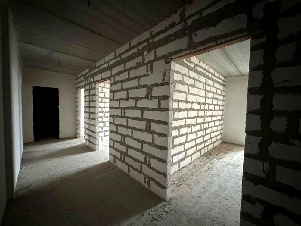 1863158287918692