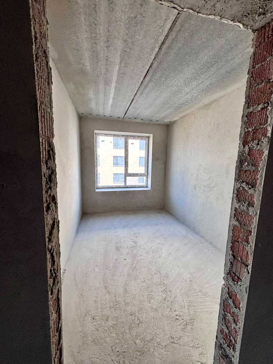 1863158847314736