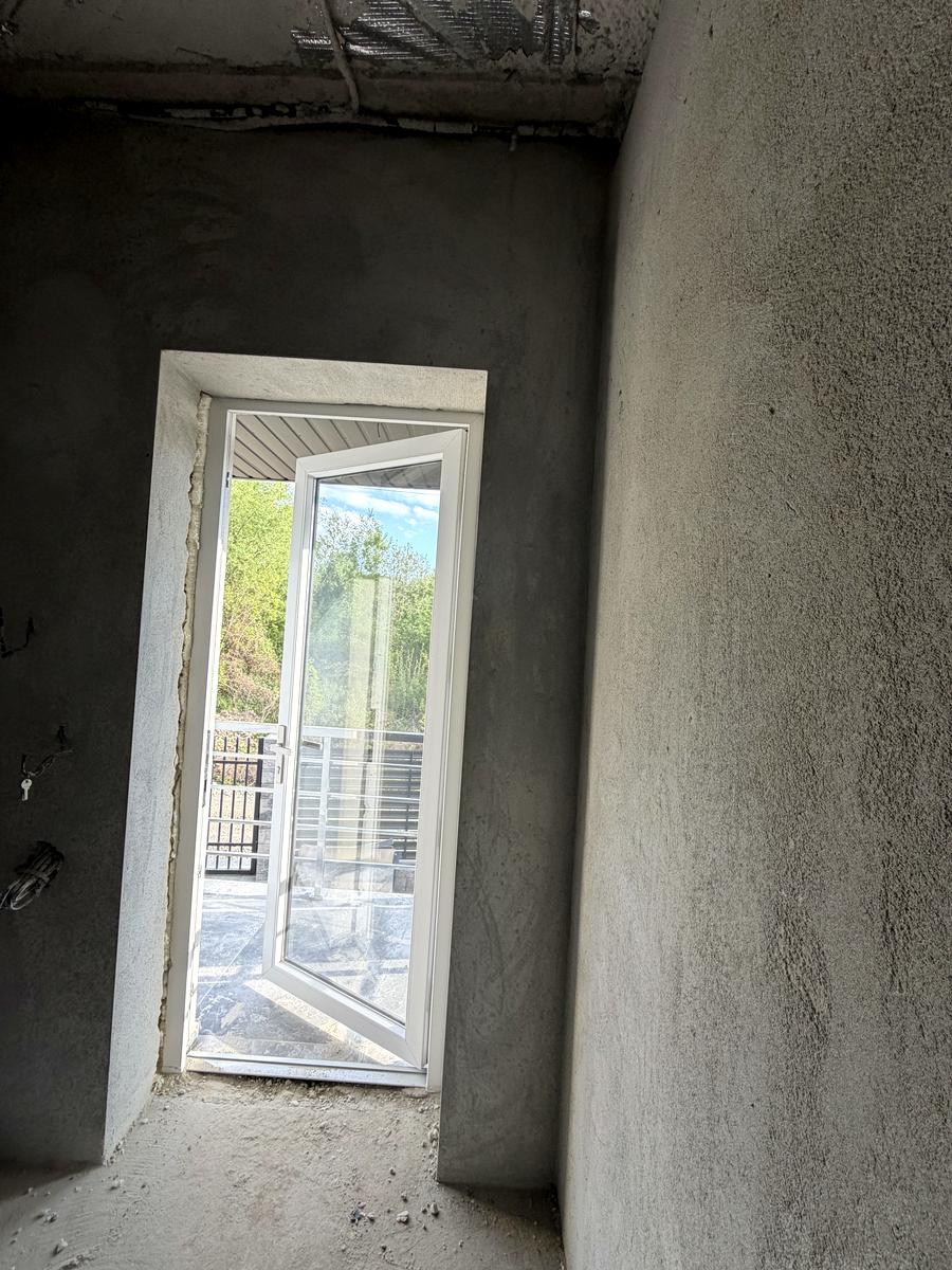 1863159295959543
