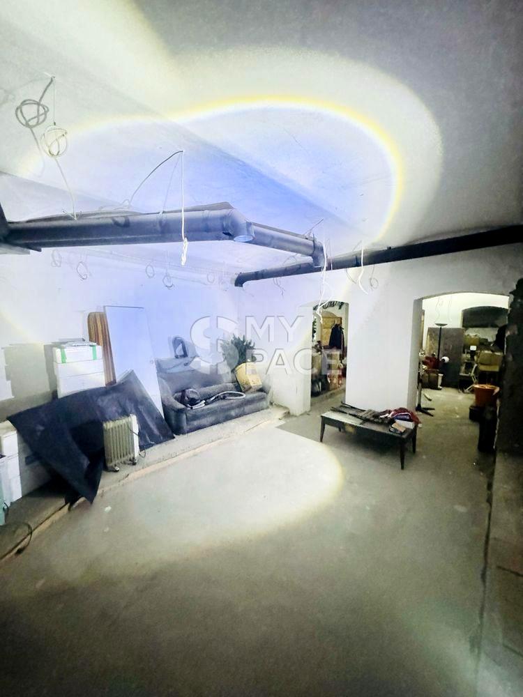 1863159825298889