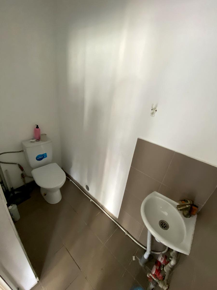 1863180976984757