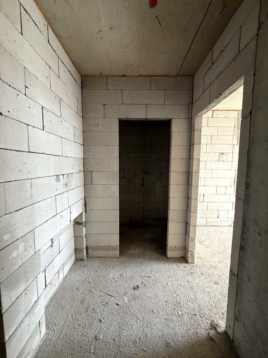 1863182801691745