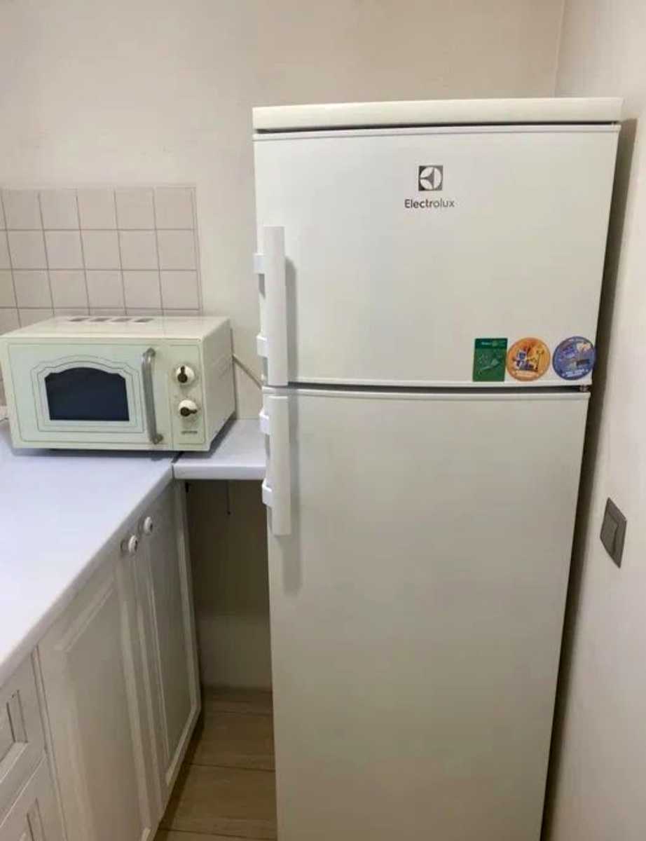 1863186008160561