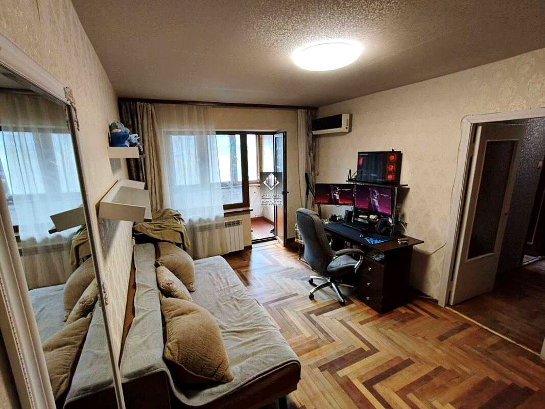 1863203630635337