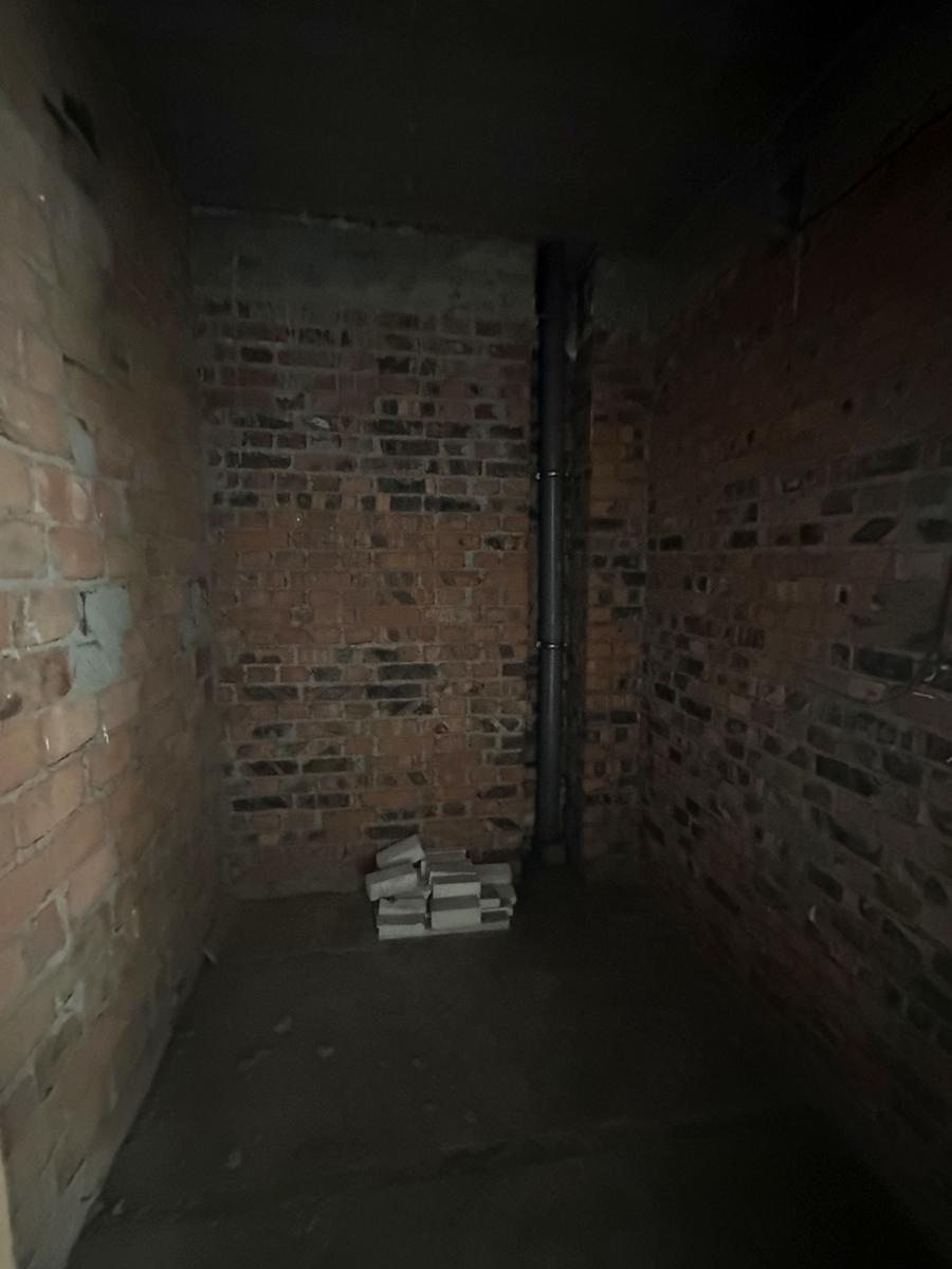 1863257053280987