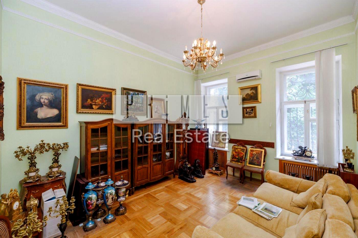 1863264744872305