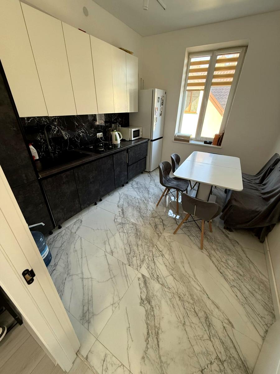 1863296170881380