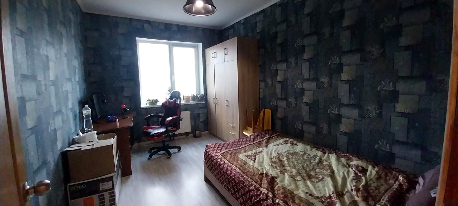 1863329536464923