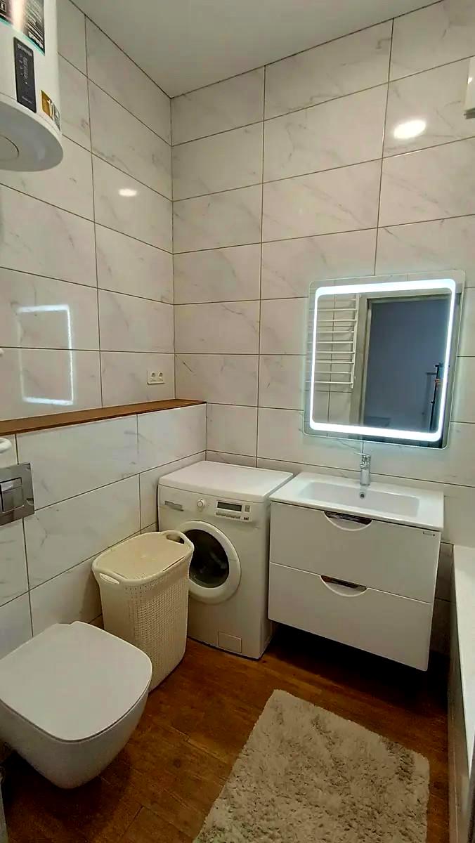 1863343179903000