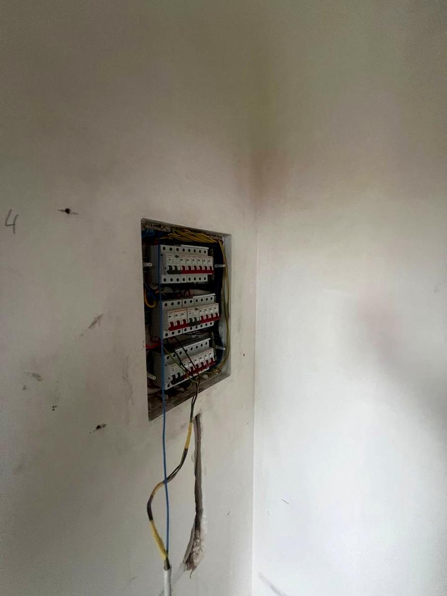 1863349715013527