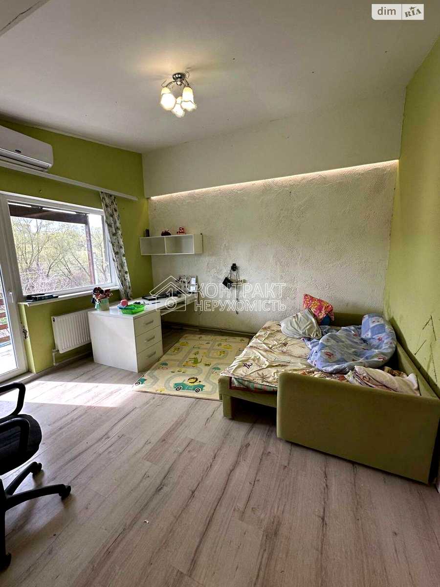 1863370712416249