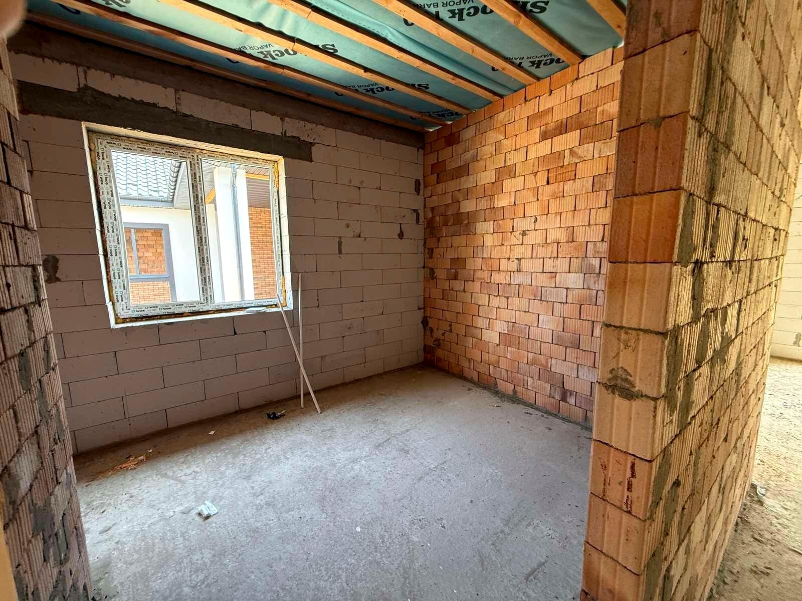 1863374799210668
