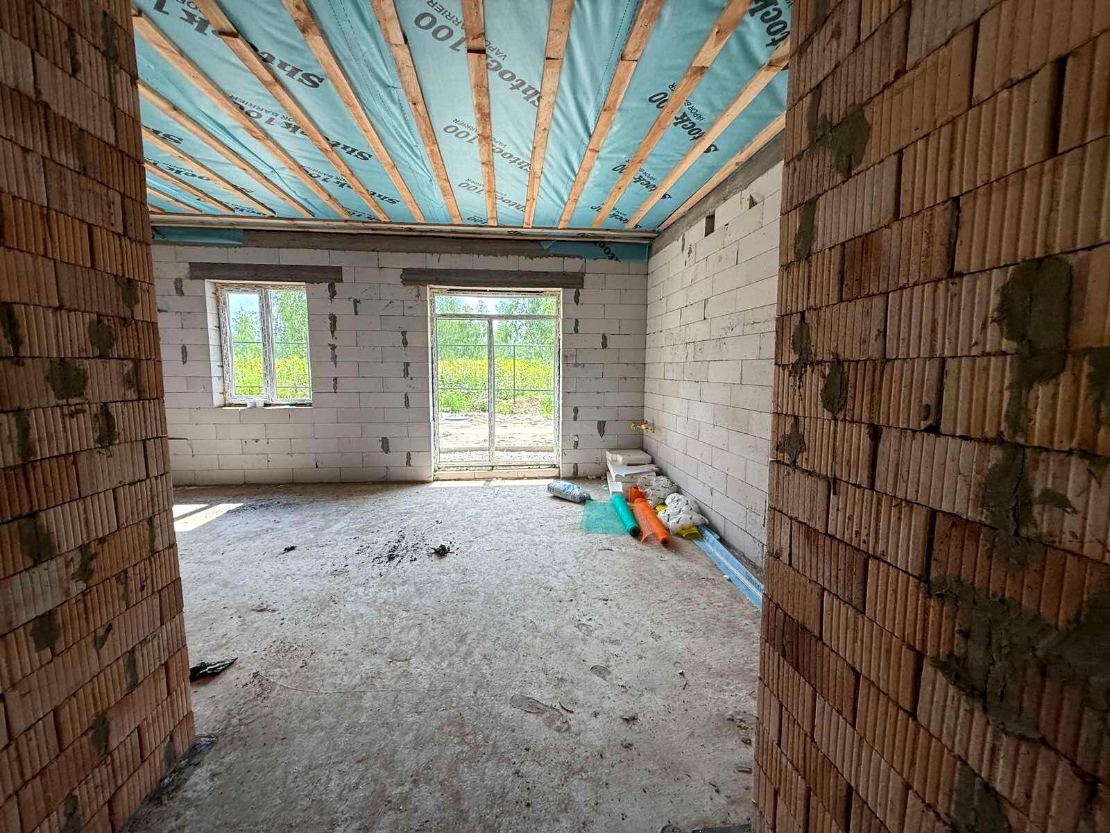 1863374799211290