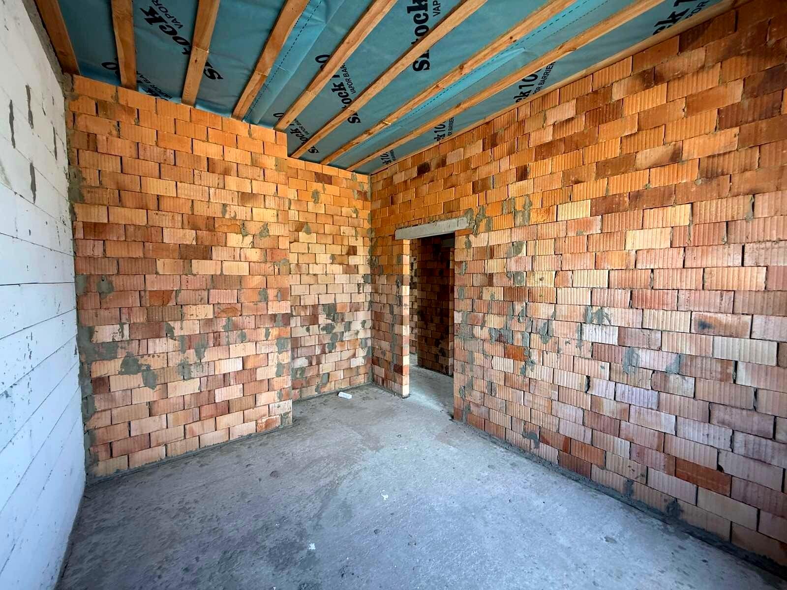 1863374800243293